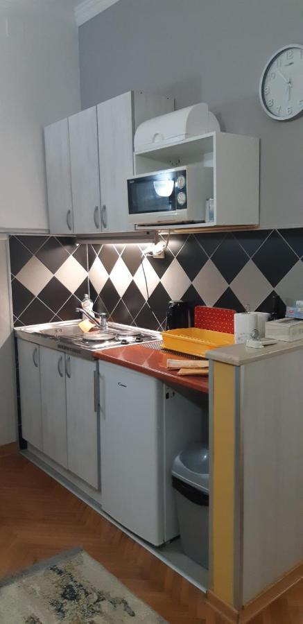 Apartments Sandra Котор Экстерьер фото