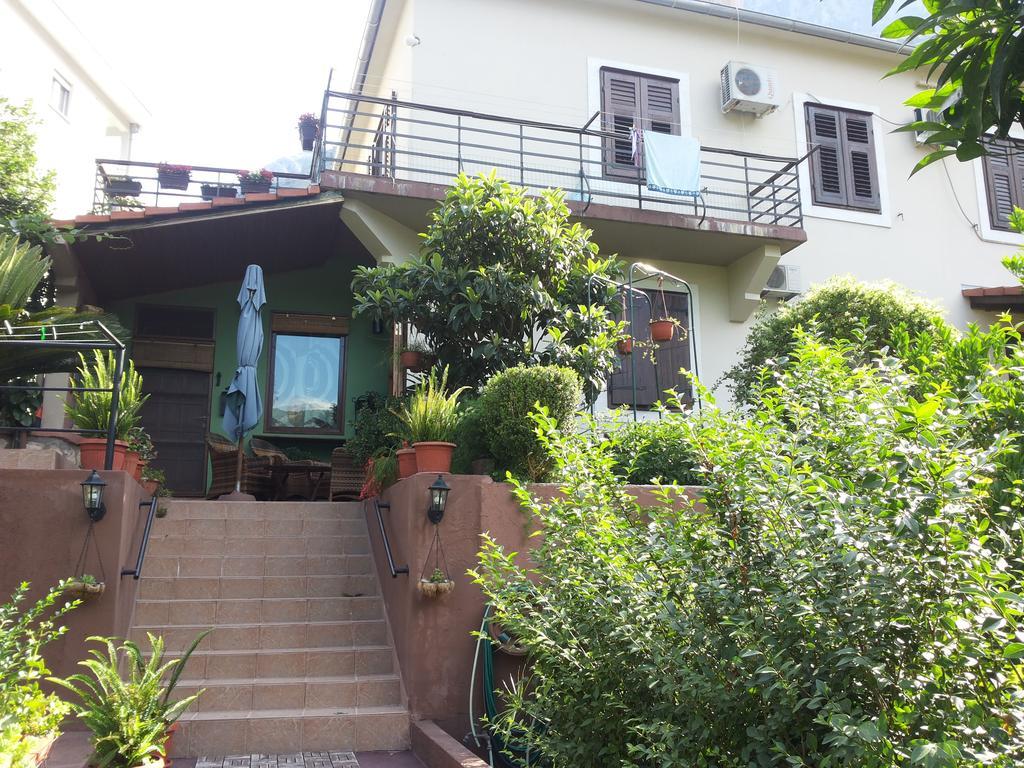 Apartments Sandra Котор Экстерьер фото