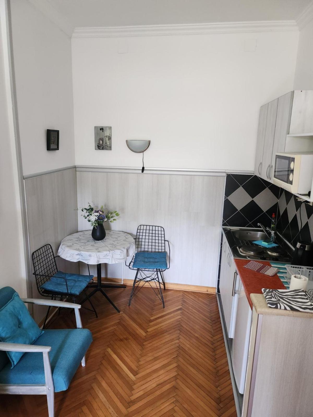 Apartments Sandra Котор Экстерьер фото